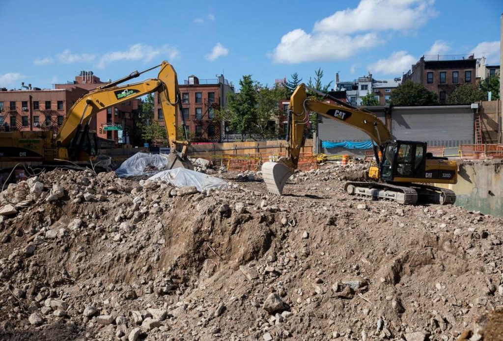 Décisions d'investissement sur le marché du développement d'aujourd'hui