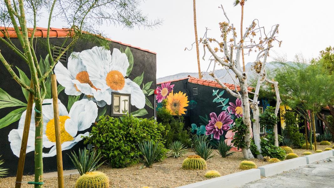 Le style abonde à l'hôtel Fleur Noire à Palm Springs