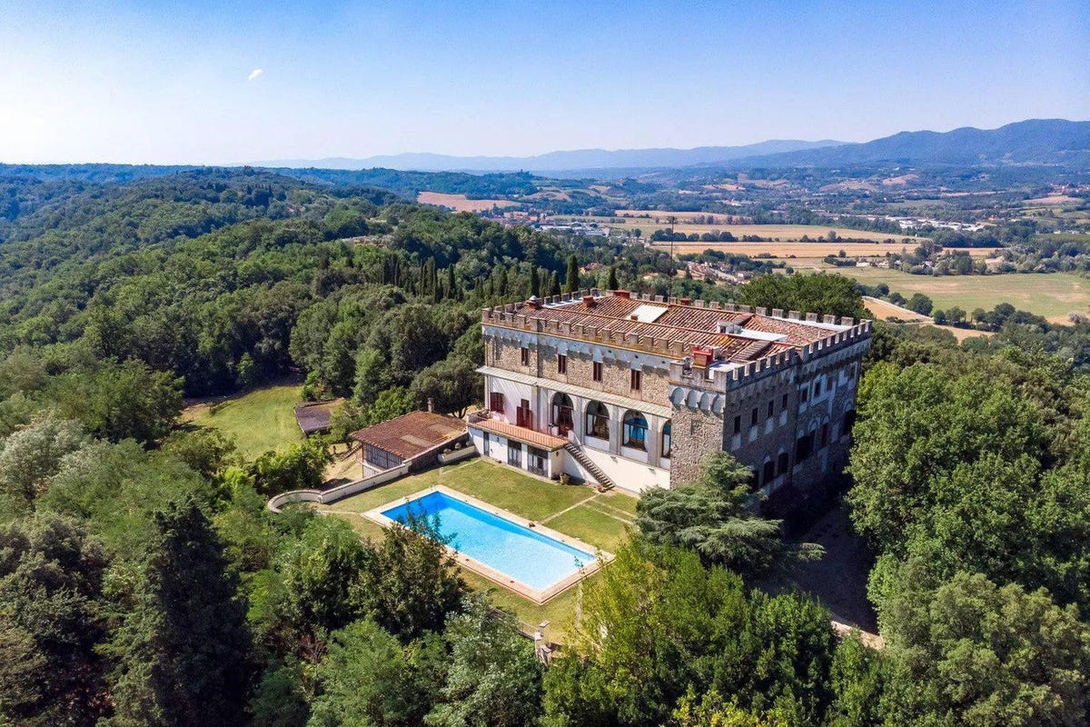 Un château italien du XVe siècle près de Florence cherche un nouveau seigneur