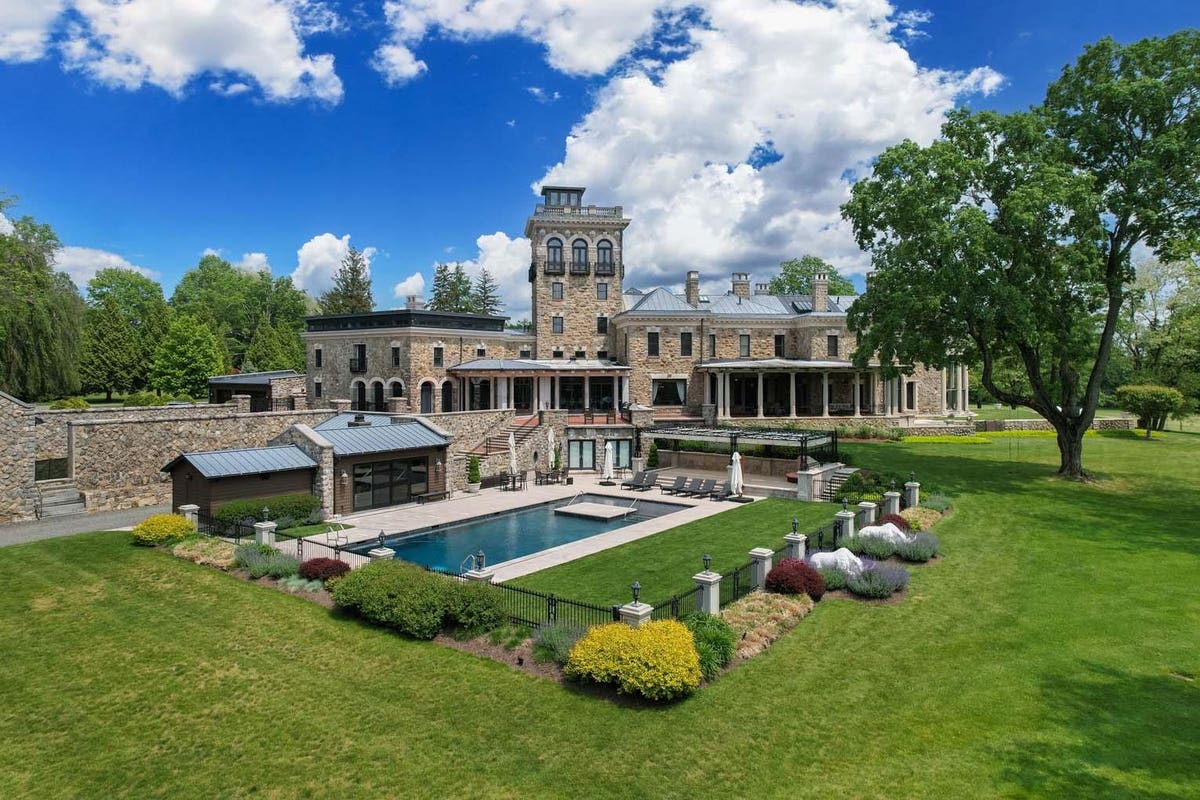 Le roi de la mode Marc Eckō quitte son château construit pour un Astor