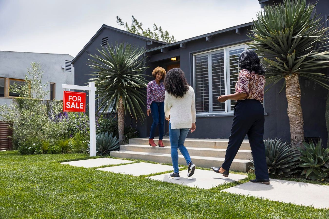 Les couleurs de peinture peuvent-elles augmenter le prix de vente d'une maison ? Les experts pèsent