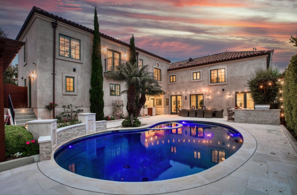 Manhattan Beach Estate avec Celeb Pedigree ― Pensez 'Modern Family' et Shaq ― se vend 10,5 millions de dollars