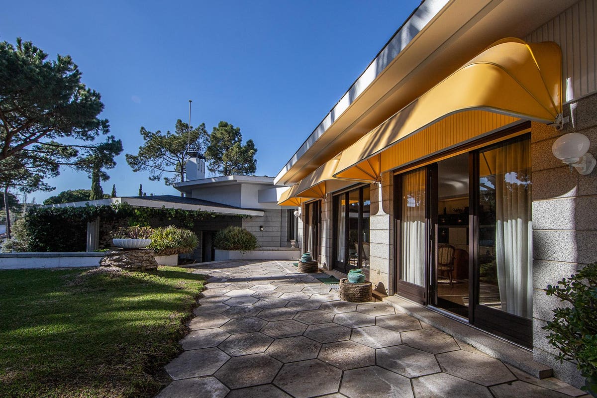 Villa dans la ville portugaise qui a inspiré 007 de Ian Fleming demande 7 millions de dollars