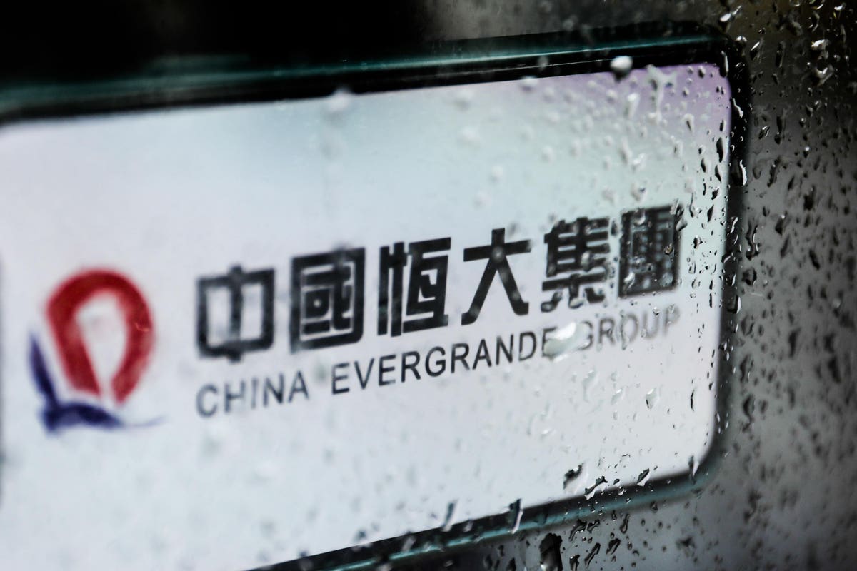 La société immobilière chinoise Evergrande, en difficulté, dépose le bilan - alors que la crise du secteur s'aggrave