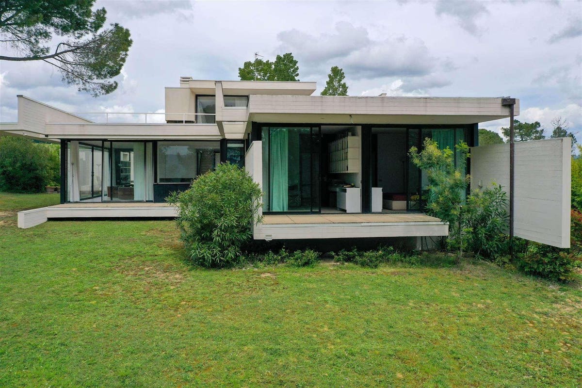 Une villa moderne dans la région italienne du Chianti résiste à l'épreuve du temps