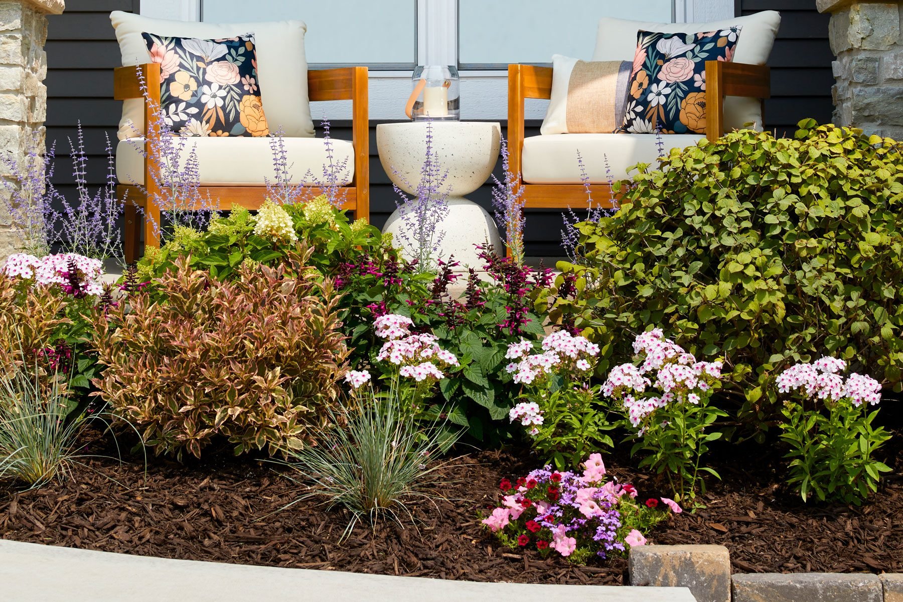 How To Create a Low-Maintenance Front Yard Landscaping Feature