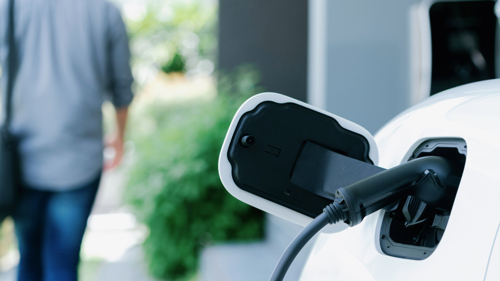 L'ajout d'un chargeur EV de niveau 2 aidera-t-il ou nuira-t-il à la valeur de revente de votre maison ? Notre expert donne son avis