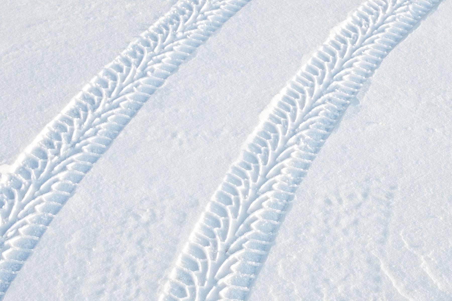 Why Tesla Cybertrucks Struggle In Snowy Conditions