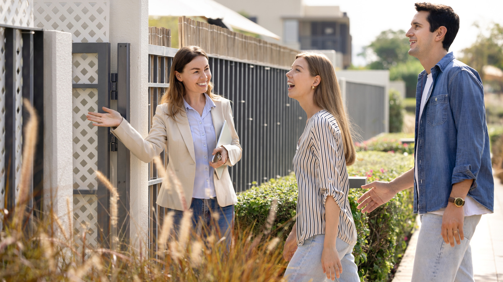 La tendance de mise en scène de la maison dépassée qui garde votre maison sur le marché