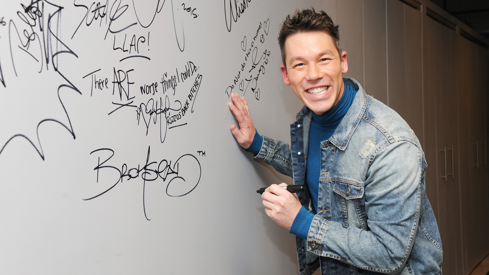 David Bromstad de HGTV partage la seule chose que vous ne devriez jamais sauter lors de la chasse à la maison