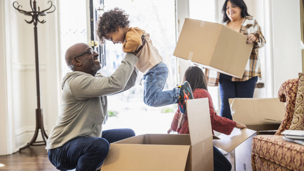 Ce que la baisse du taux de la Fed pourrait signifier pour les taux hypothécaires et le marché du logement
