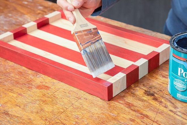 Comment construire un plateau de service de Noël festif cette saison des fêtes Fhmd25 Plateau de service de Noël Dr 10 03 35b