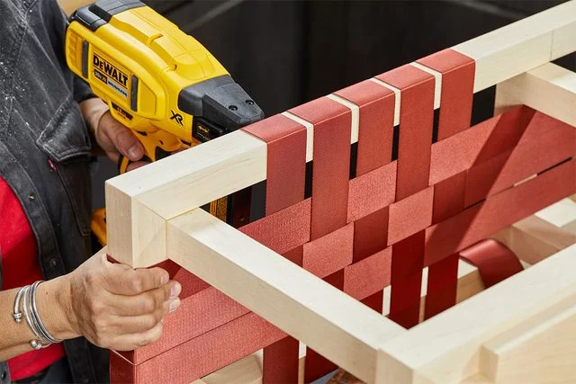 Transformez le désordre en succès avec ce chariot de rangement pour salle de sport à domicile Fhm25, installez un plateau inférieur en sangle en nylon Md P2 08 28 16b