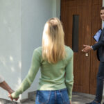 Vos meubles peuvent totalement diminuer la valeur de votre maison lors des journées portes ouvertes. Voici pourquoi