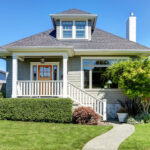 Pourquoi les constructeurs d'habitations ont abandonné les maisons de style artisanal américain après les années 1920