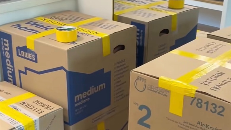 Ruban adhésif coloré pour l'étiquetage des cartons de déménagement