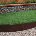 Améliorez le bord de votre allée avec ce matériau rustique