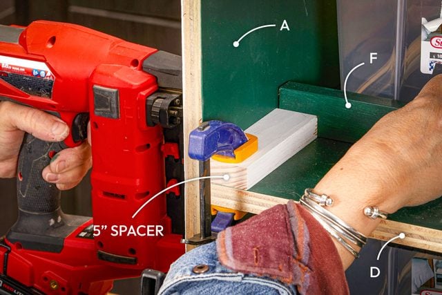 Créez une table de blocs de construction que toute la famille adorera Tfhd26 Make Table de blocs de construction Dr 02 02 042b Légendes