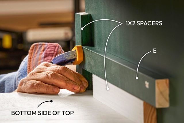 Créez une table de blocs de construction que toute la famille adorera Tfhd26 Make Table de blocs de construction Dr 02 02 036b Callouts