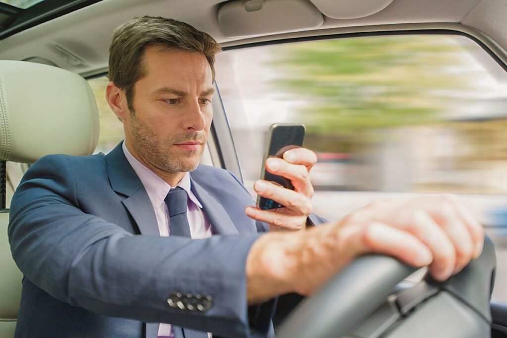 New Study Reveals Link Between Drivers Who Speed and Use Their Phone While Driving